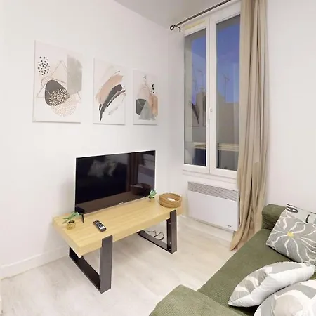 아파트 Beautiful 3-bedroom On Rue Rene Baheux 르아브르