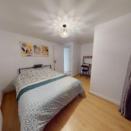 Beautiful 3-bedroom On Rue Rene Baheux 르아브르