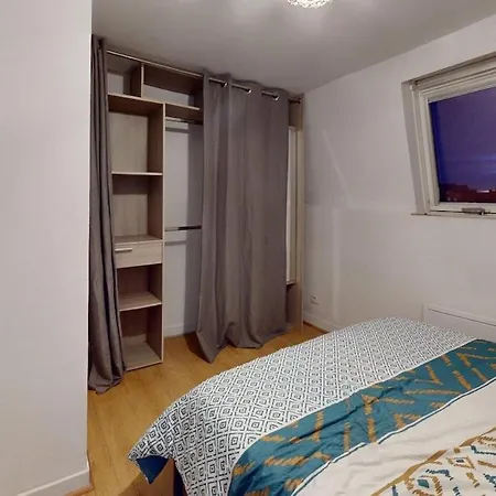 아파트 Beautiful 3-bedroom On Rue Rene Baheux