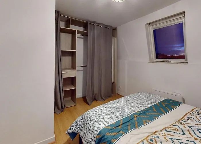 Apartment Beautiful 3-bedroom On Rue Rene Baheux